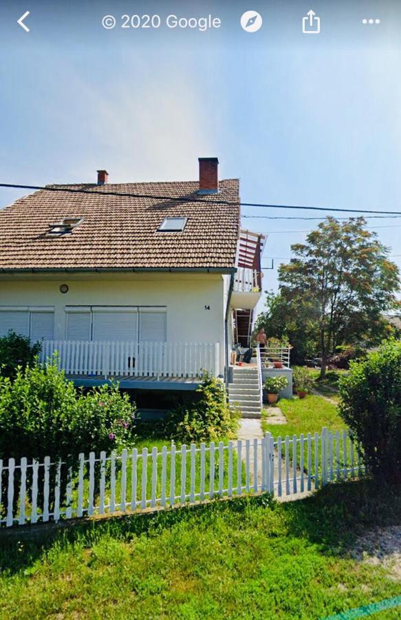 Lelle-Kert Apartman 02 Balatonlelle Exteriör bild