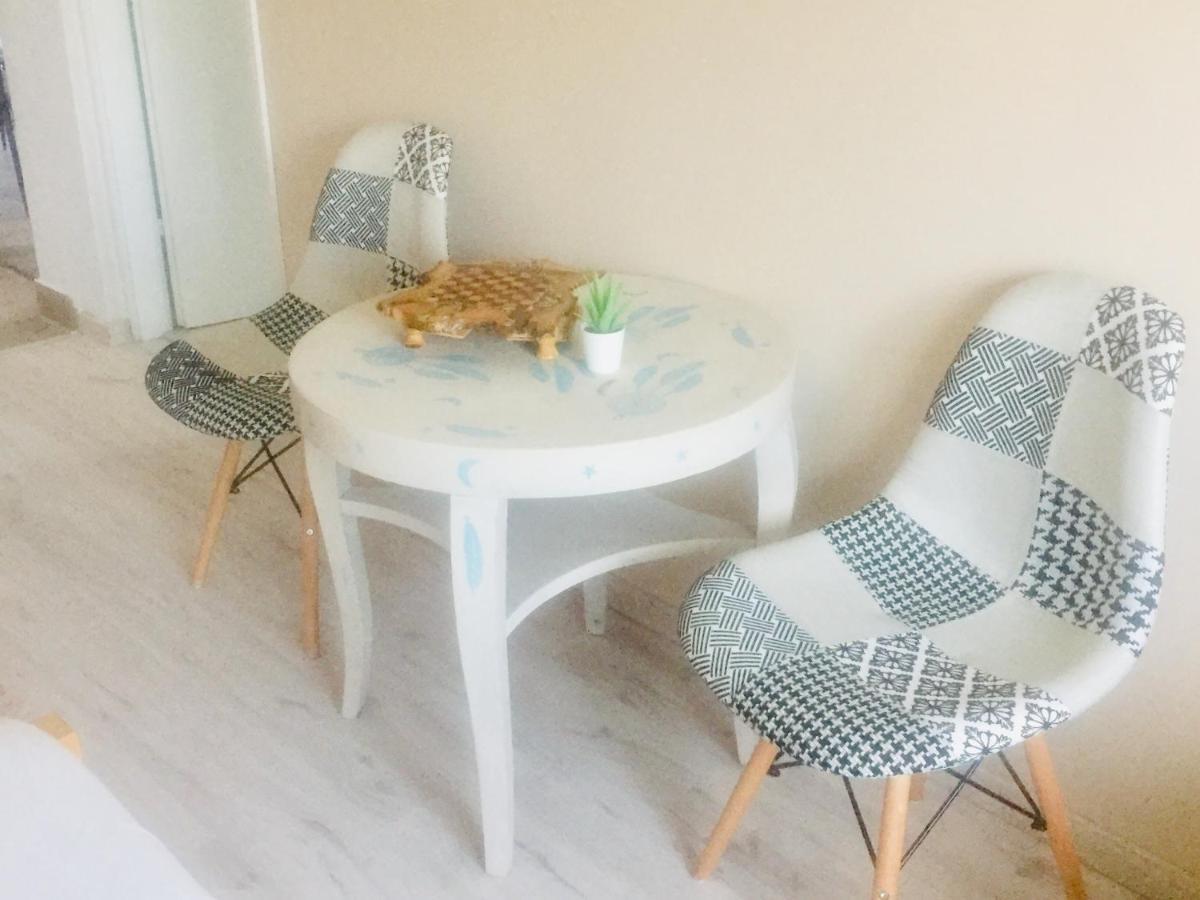 Lelle-Kert Apartman 02 Balatonlelle Exteriör bild