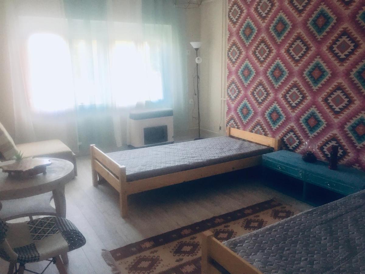Lelle-Kert Apartman 02 Balatonlelle Exteriör bild