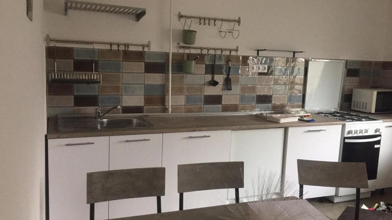 Lelle-Kert Apartman 02 Balatonlelle Exteriör bild