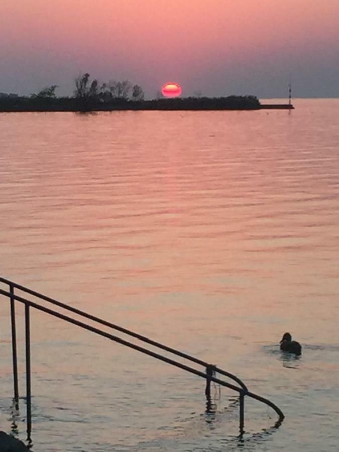 Lelle-Kert Apartman 02 Balatonlelle Exteriör bild
